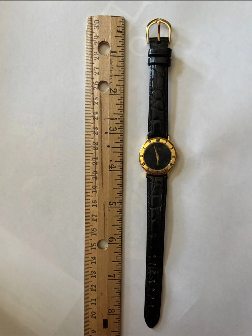 Gucci 3000L Ladies Black Dial,  Gold-Tone Watch